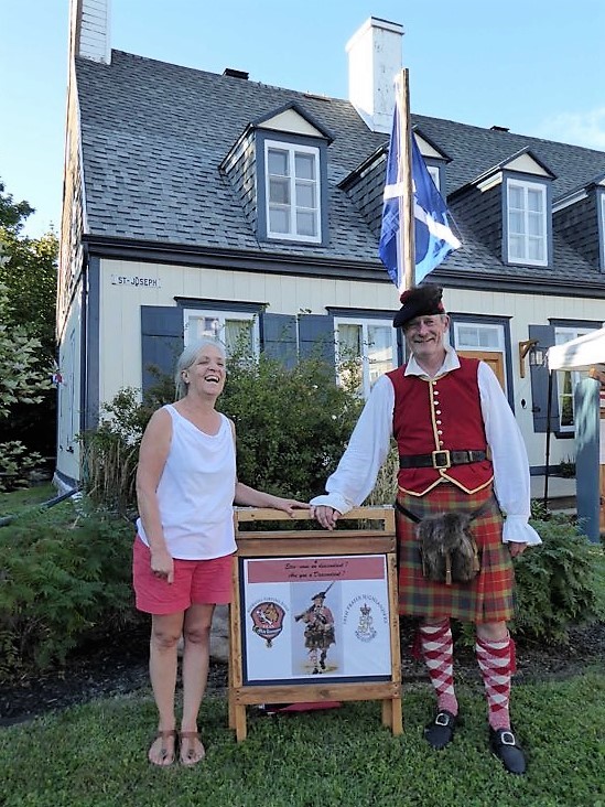 Kathleen McKen et Ewen Booth. Il fait partie d’un groupe engagé dans la recherche des descendants de soldats écossais qui se sont établis au Canada, ont épousé des Canadiennes, et ont influencé notre culture québécoise actuelle.