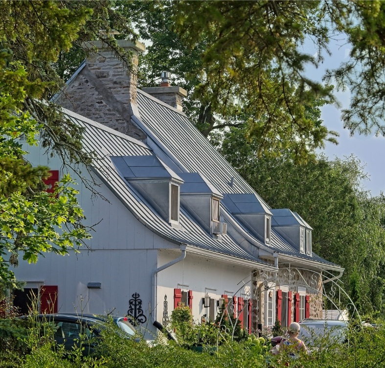 Vue des deux façades de la maison Joseph-Charlebois