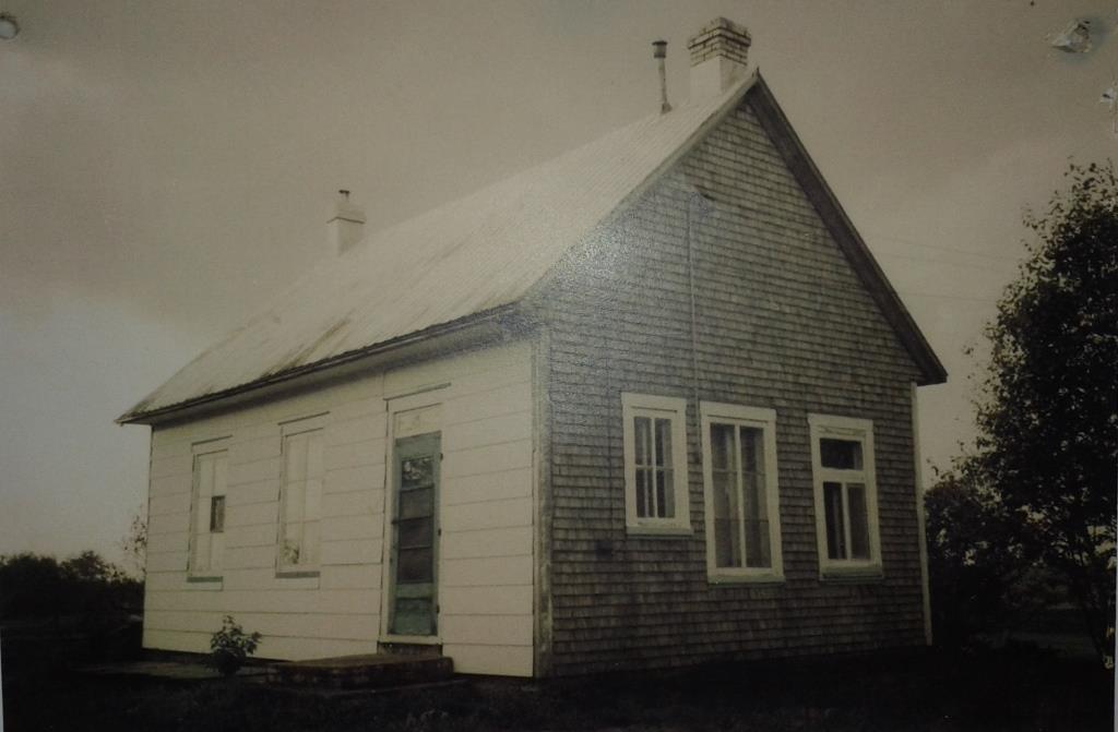 L’école de rang à l’époque où l’on entendait le babillage des élèves. Photo gracieuseté de Jean-Marie-Lalande.