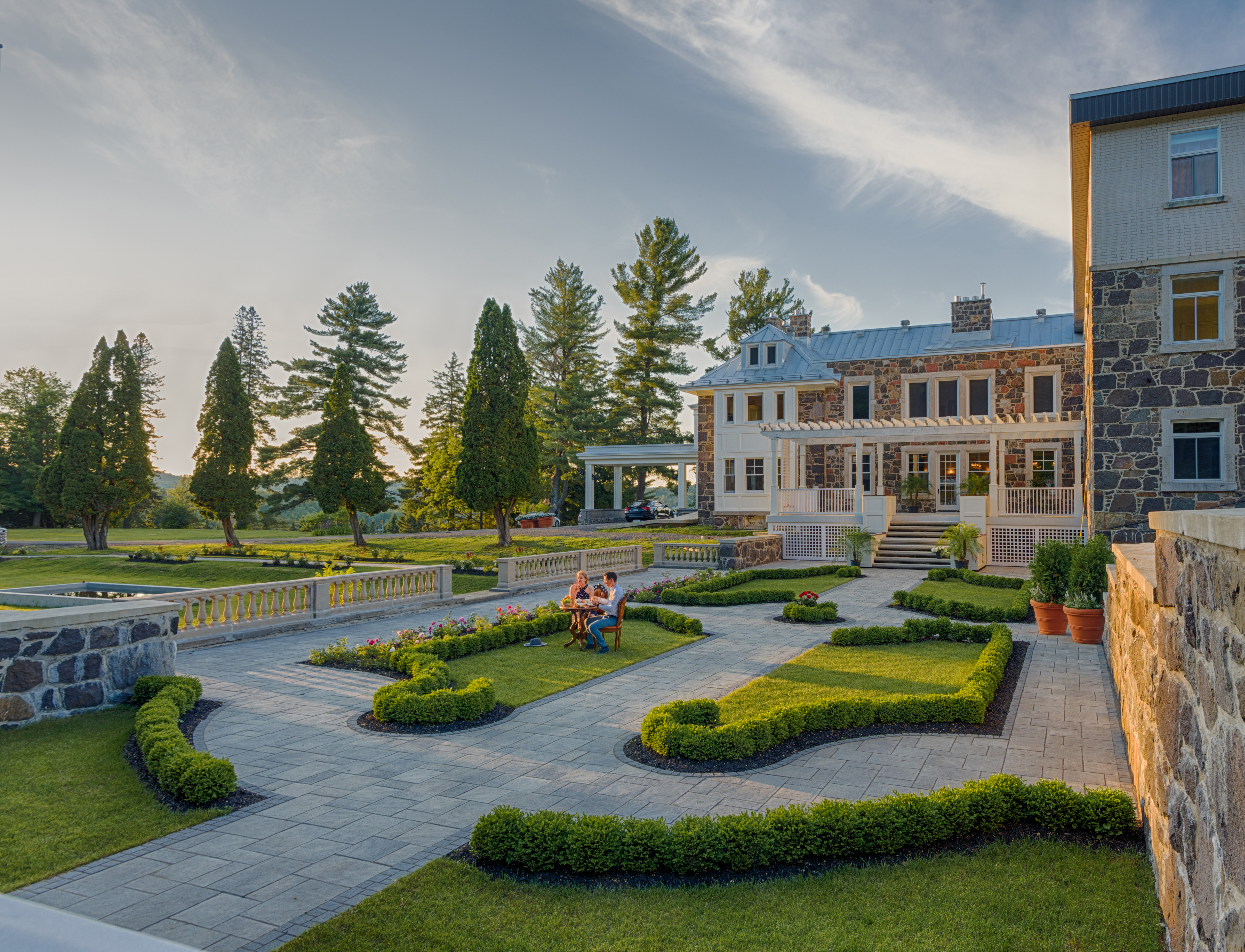 StoneHaven Le Manoir — Sainte-Agathe-des-Monts « Chaque édifice recèle une histoire à découvrir, un potentiel à faire resurgir » - Georges Coulombe.