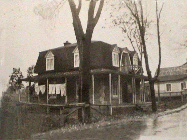 Maison sur la rue de Sainte-Geneviève en 1976. Photo: SPHIB-SG