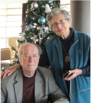 Pierre de Bellefeuille et Thérèse Romer lors de la remise du prix Jean-Noël Lavoie. Crédit : Mme R. Losak