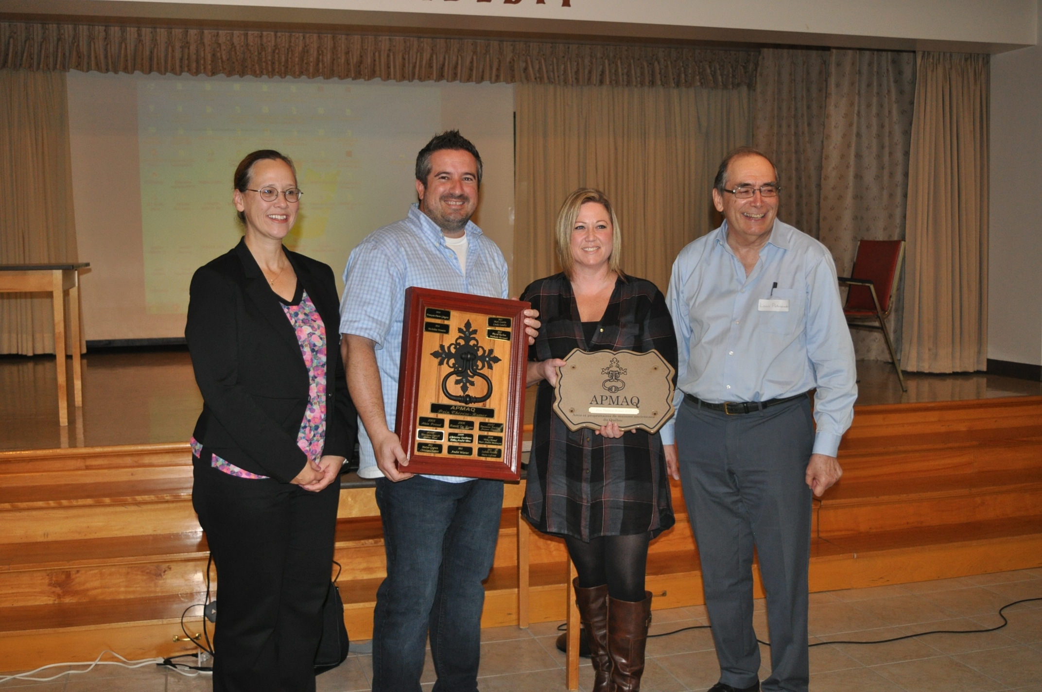 L’APMAQ remet le Prix Thérèse-Romer 2017 à Pascal Rochon et Nathalie Perreault. Crédit photo : Clément Locat.