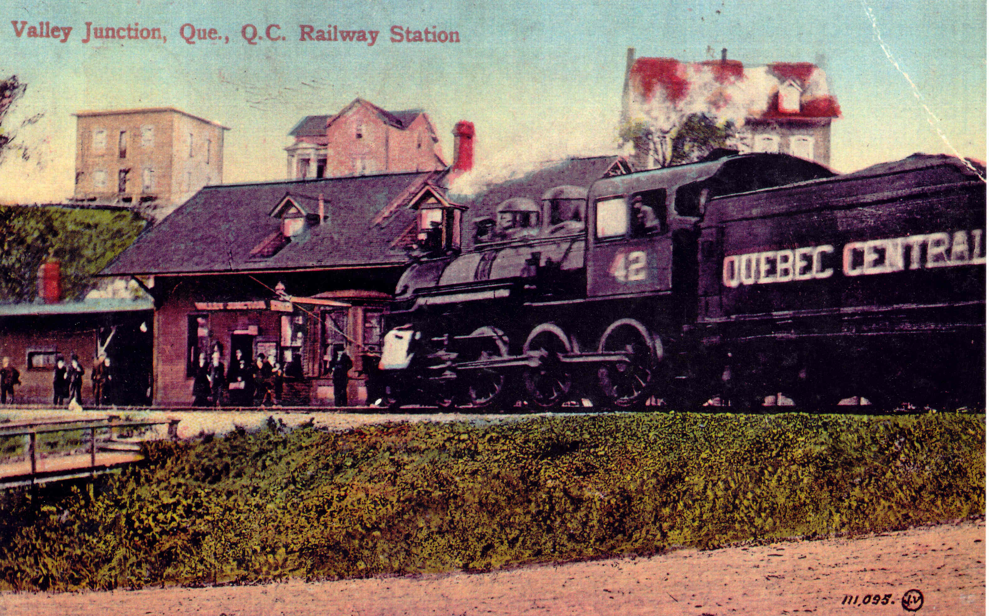 Carte postale colorée de la première gare à Valley Junction, vers 1914 © Archives Musée Ferroviaire de Beauce, Fonds P-H-Cliche